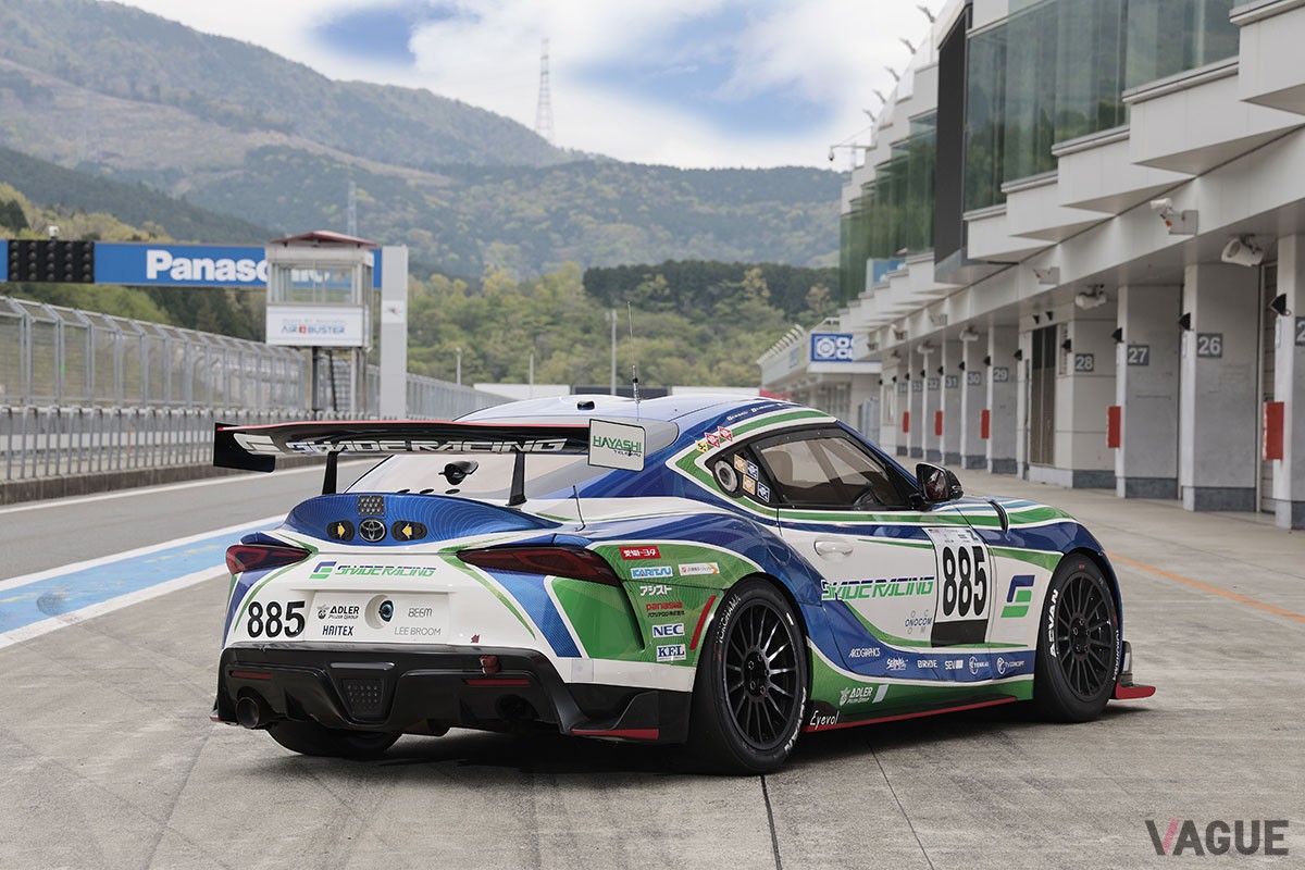 世界のレースで活躍中のトヨタの市販レーシングマシン「GRスープラGT4」。サーキットにおいてキレのある走りを見せつけた
