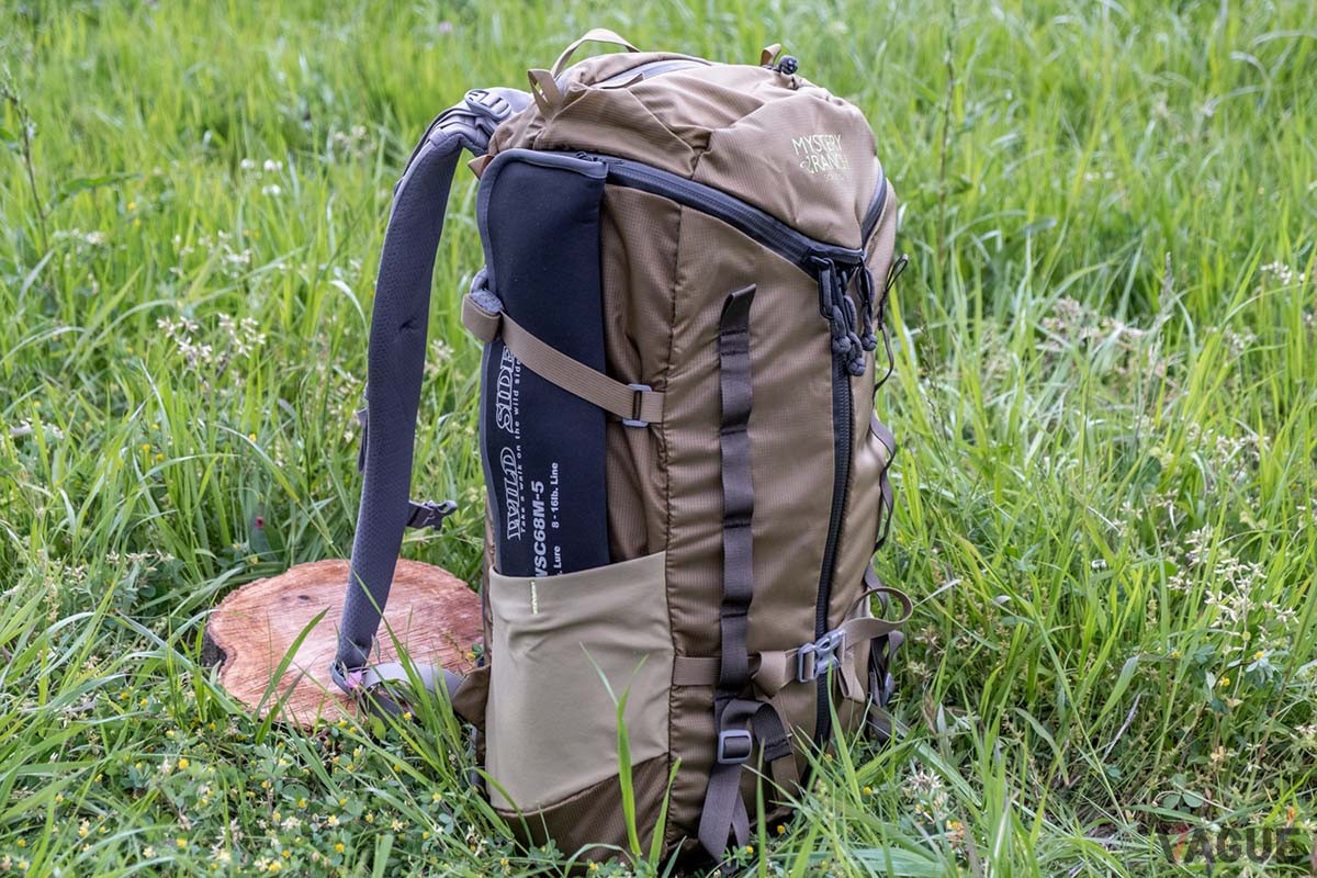 30Lクラスのバックパックなら、メインコンパートメントにもパッキング可能。自転車やオートバイで出かけたくなるコンパクトさがパックロッドの真骨頂。（レジットデザイン「WILD SIDE WSC68M-5」）