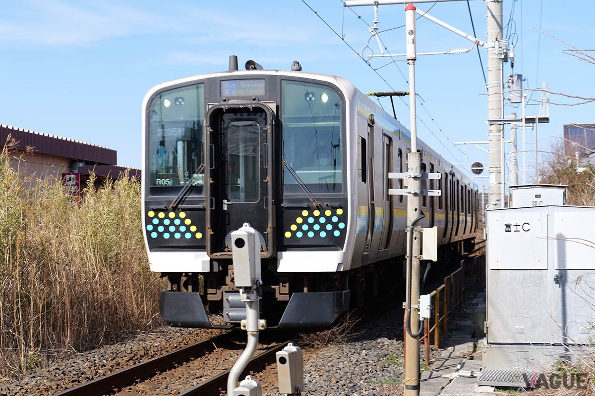 こちらへ向かってくる列車など動く被写体でもしっかりとピントが合い、瞬時に記録することができる