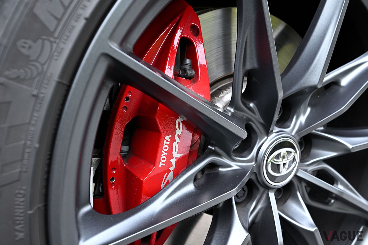 手の内で操る爽快感と限界走行時のダイレクト感が魅力的なMT仕様がラインナップに加わったトヨタ「GRスープラ」