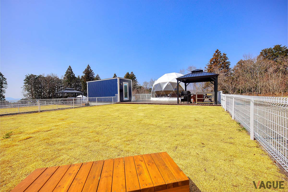 ドッグランドームには、専用のプライベートドッグランが備わる