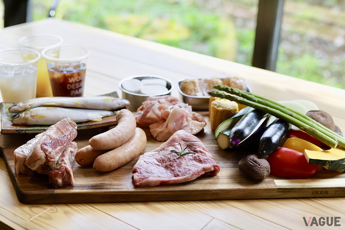 焚き火やBBQはもちろんのこと、ジップラインやボルタリングといった多彩なアクティビティや温泉も満喫できる新グランピング施設「ウッドデザインパーク与位」