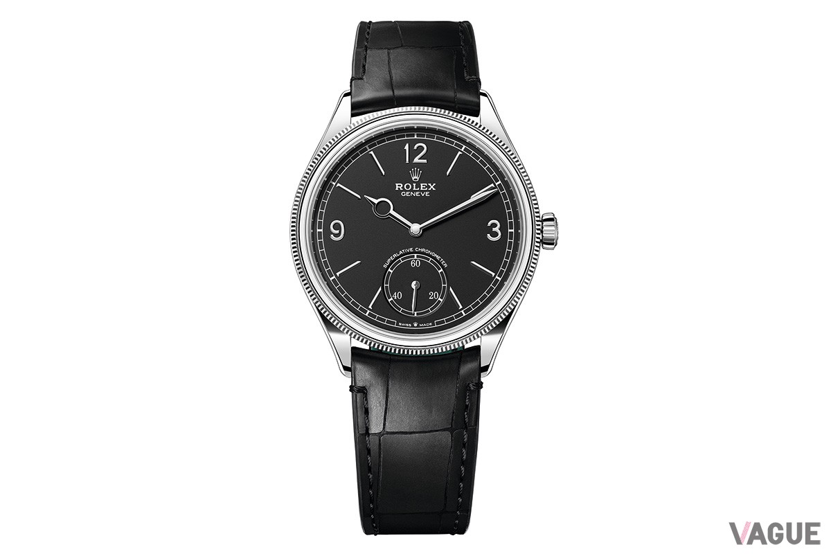 自動巻き。イエローゴールド、またはホワイトゴールドケース。アリゲーターストラップ。ケース径39㎜、ケース厚9.5㎜。パワーリザーブ約66時間。トランスパレント（シースルー）ケースバック。50m防水。261万9100円。ホワイトゴールドモデルは276万8700円（ともに税込予価・今秋発売予定）©Rolex/Ulysse Frechelin