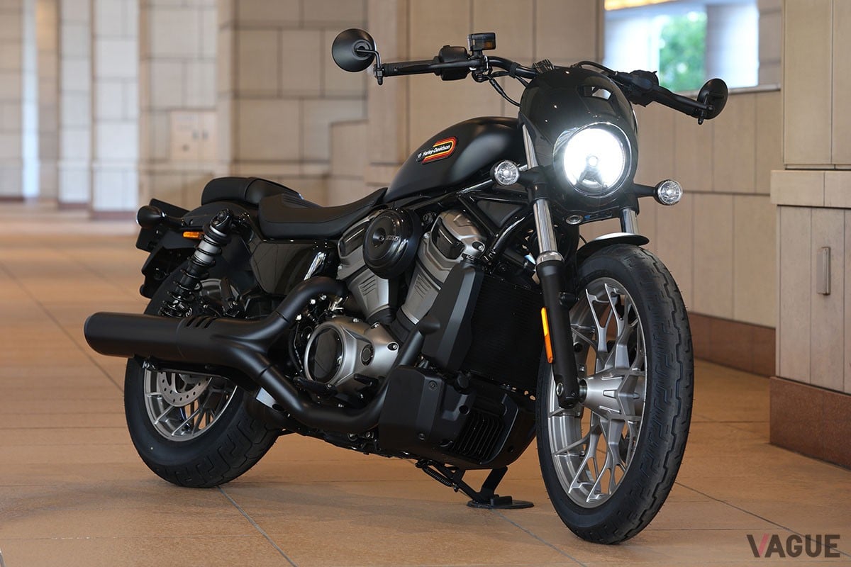 ハーレー　スポーツスター　カウル　ナビセット ハーレー　ビキニカウル　5.75インチ　フロントカウル　スポーツスター　ダイナ