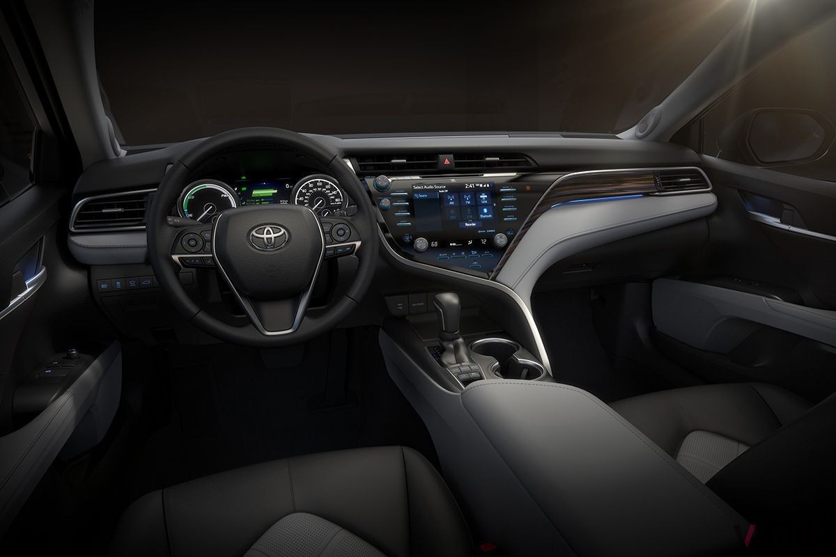 トヨタ現行型「カムリ」（北米仕様）のインテリア