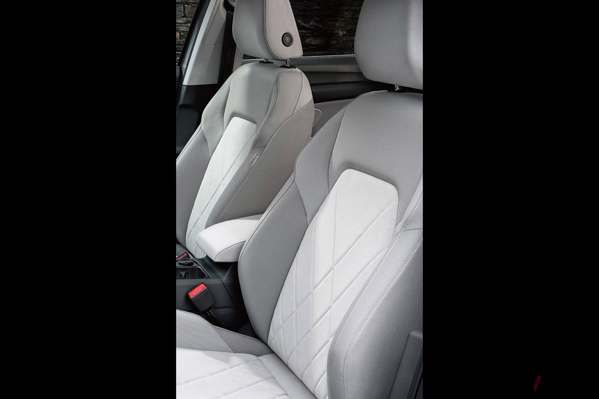 VW「ゴルフ」「ゴルフヴァリアント」に設定された特別仕様車「プレミアムエディション」のインテリア