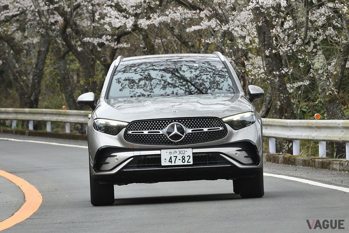 2024年は7074台を販売し、輸入車メーカー車モデル別新車登録台数ランキングで2位、輸入SUVではナンバーワンとなったメルセデス・ベンツ「GLC」