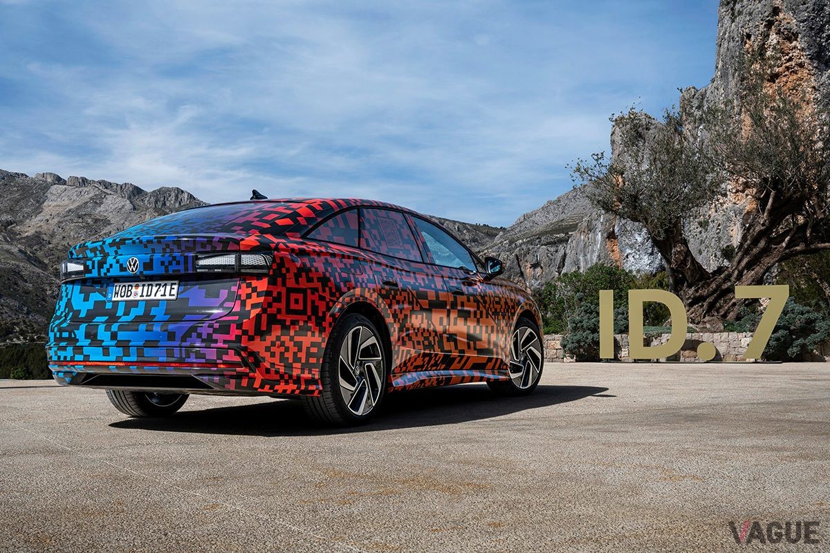 まもなく世界初公開されるVW「ID.7」（プロトタイプ）