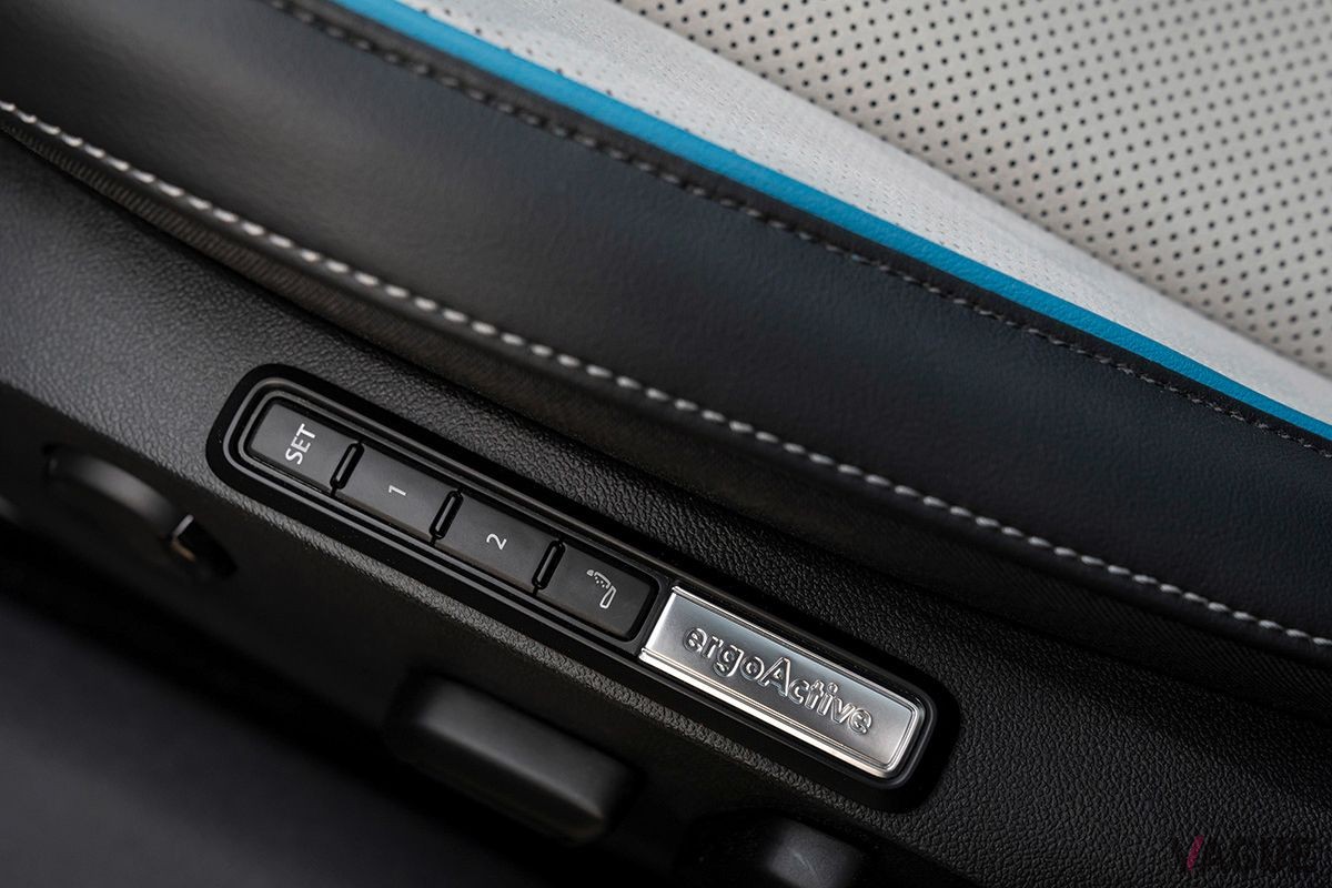 まもなく世界初公開されるVW「ID.7」のインテリア