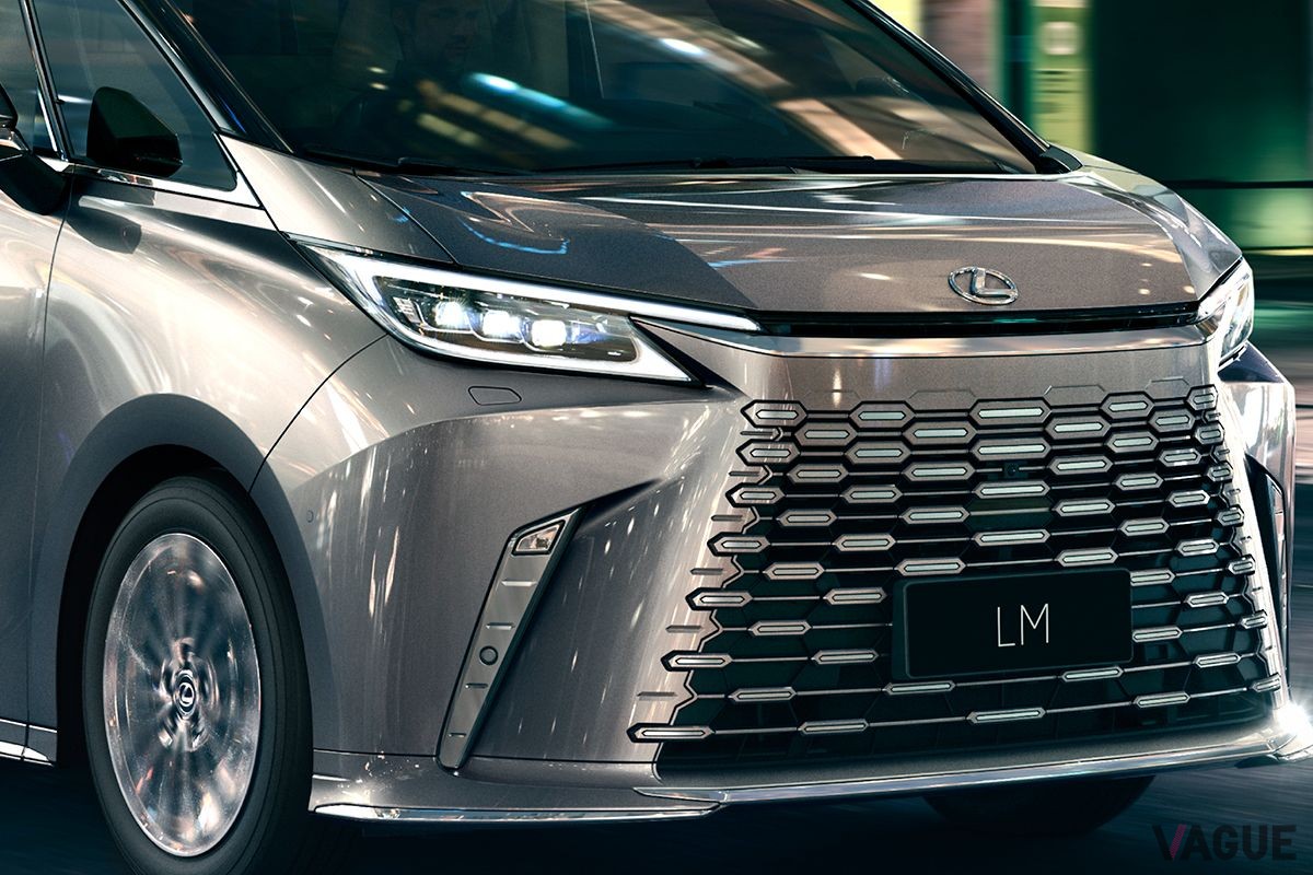 世界初公開されたレクサス新型「LM」（プロトタイプ）