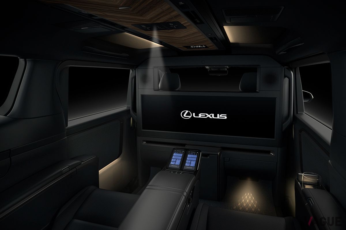 世界初公開されたレクサス新型「LM」（プロトタイプ）のインテリア