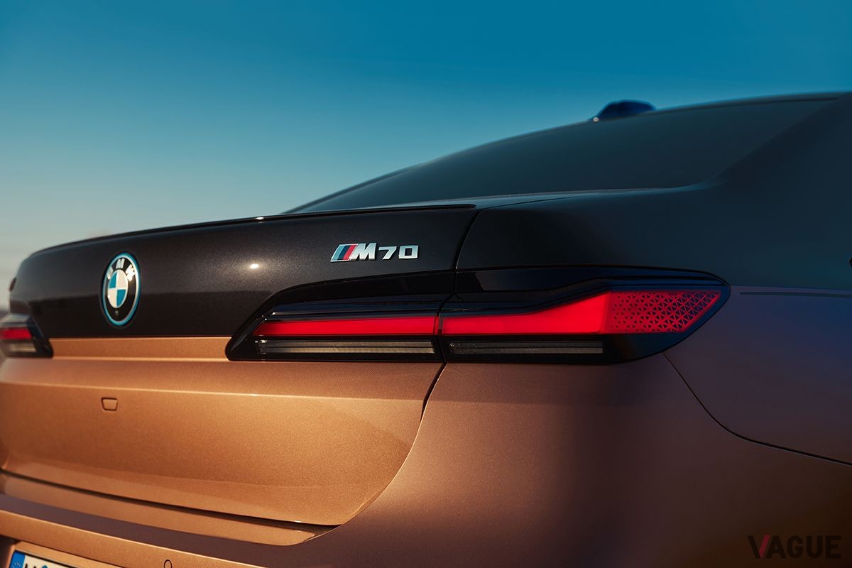 BMW新型「i7 M70 xDrive」