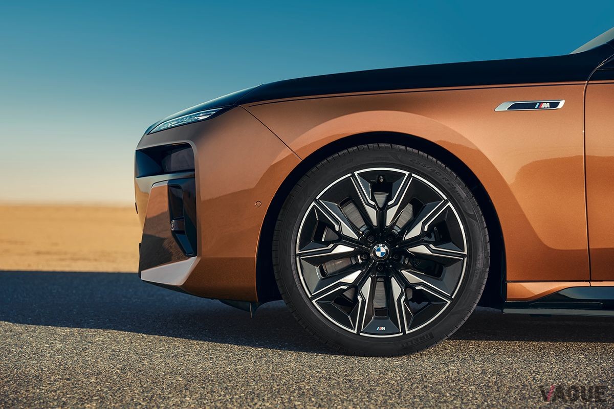 BMW新型「i7 M70 xDrive」