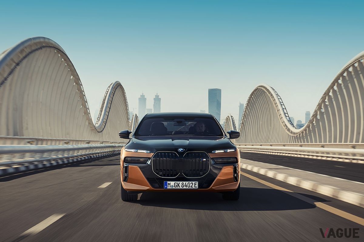 BMW新型「i7 M70 xDrive」