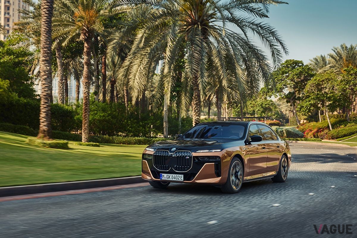 BMW新型「i7 M70 xDrive」