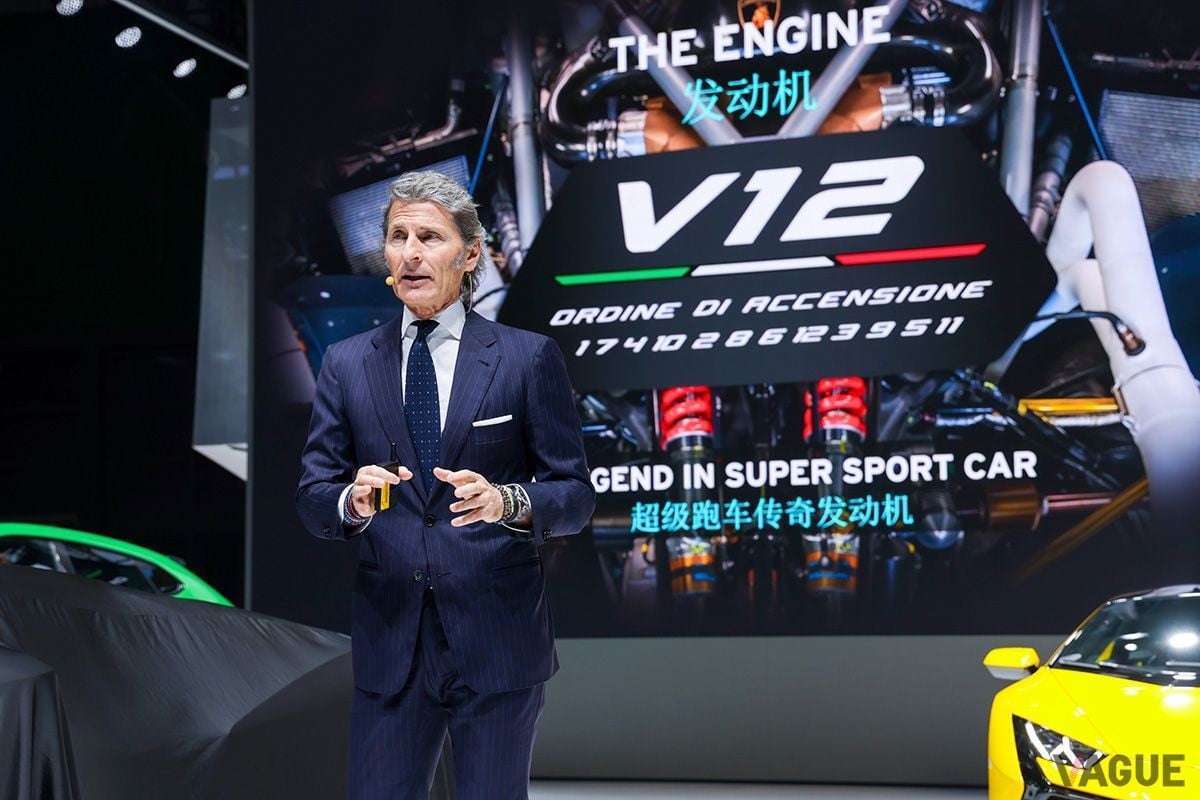 上海モーターショー2023でのアウトモビリ・ランボルギーニの会長兼CEOステファン・ヴィンケルマン氏