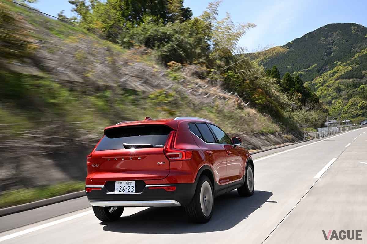ボルボ「XC40 ULTIMATE B4 AWD」
