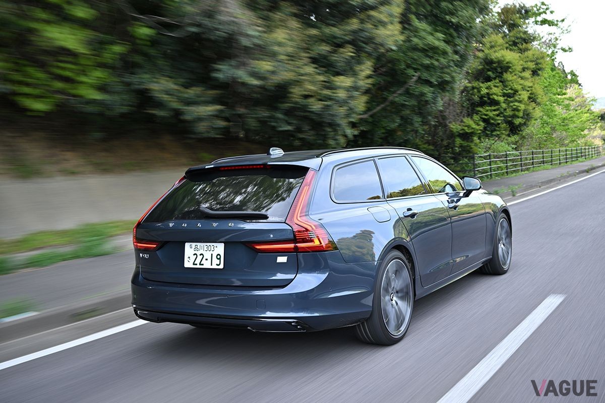 ボルボ「V90 RECHARGE ULTIMATE T8 AWD PLUG-IN HYBRID」