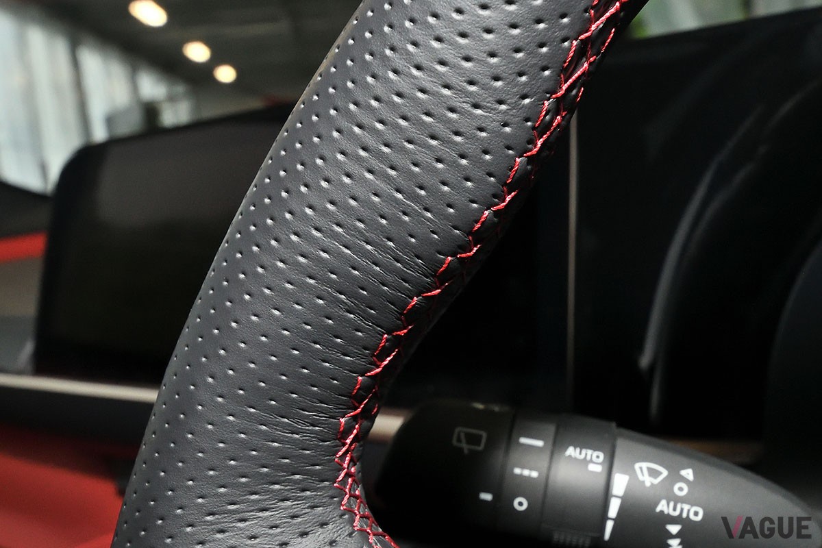 トヨタ新型「クラウン・スポーツ」に設定される赤コーデのインテリアは、華やかで高揚感を駆り立て、遊び心を感じさせる