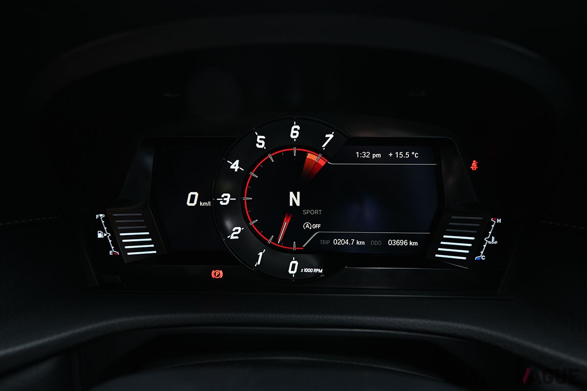 手の内で操る爽快感と限界走行時のダイレクト感が魅力的なMT仕様がラインナップに加わったトヨタ「GRスープラ」