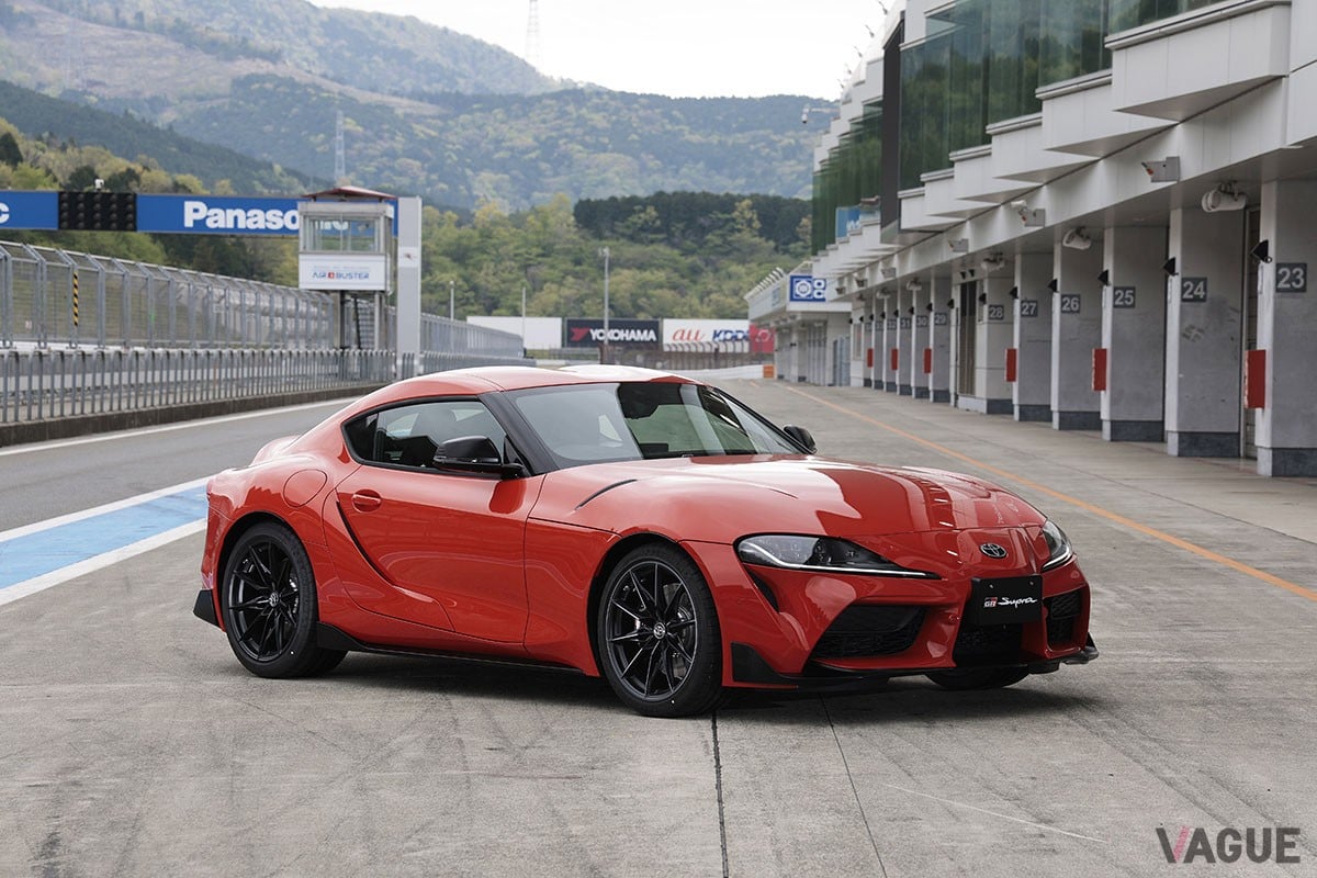 「GRスープラGT4」の累計生産台数が100台に達したことを記念した特別仕様車「GRスープラ プラズマオレンジ100エディション」