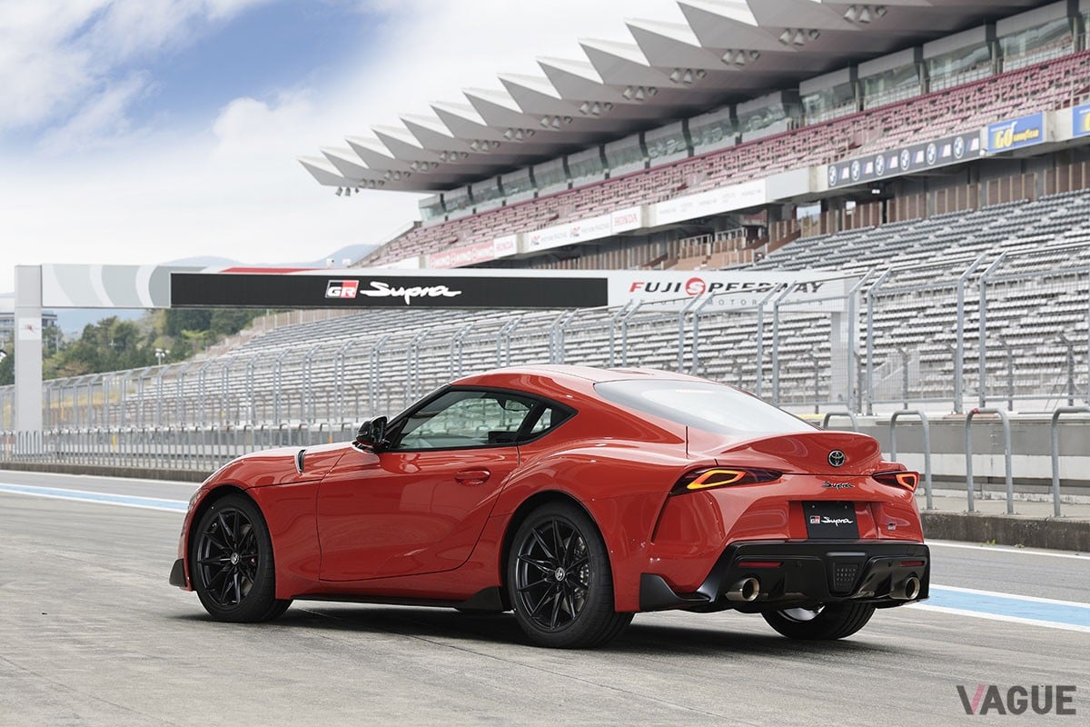 「GRスープラGT4」の累計生産台数が100台に達したことを記念した特別仕様車「GRスープラ プラズマオレンジ100エディション」