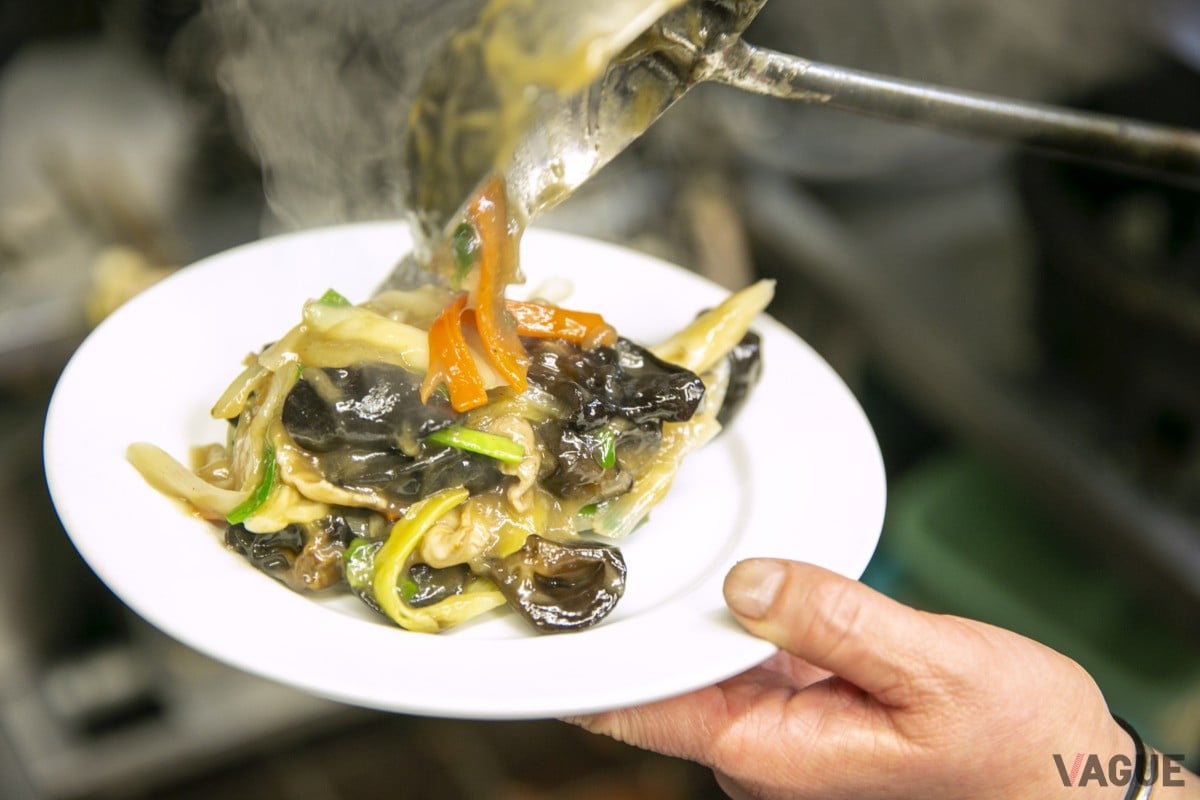 キクラゲねぎ炒め1180円。キクラゲが主役だけあり、プリプリの絶妙な食感