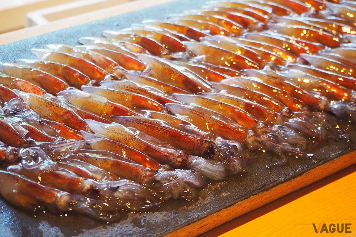 ホタルイカだけでも、楽しみ方はいろいろ。素材の魅力を引き出しながら、味わいの違いを感じられるようにという料理人魂が感じられます。