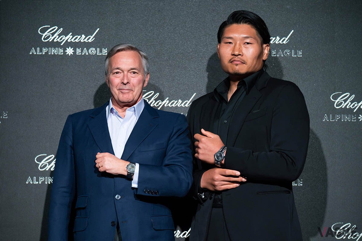左がショパール共同社長のカール-フリードリッヒ・ショイフレ氏 。右がラグビー日本代表 の“笑わない男”稲垣啓太氏 。ポジションはスクラムの要、第一列のプロップで、現在の所属チームは埼玉パナソニックワイルドナイツ。