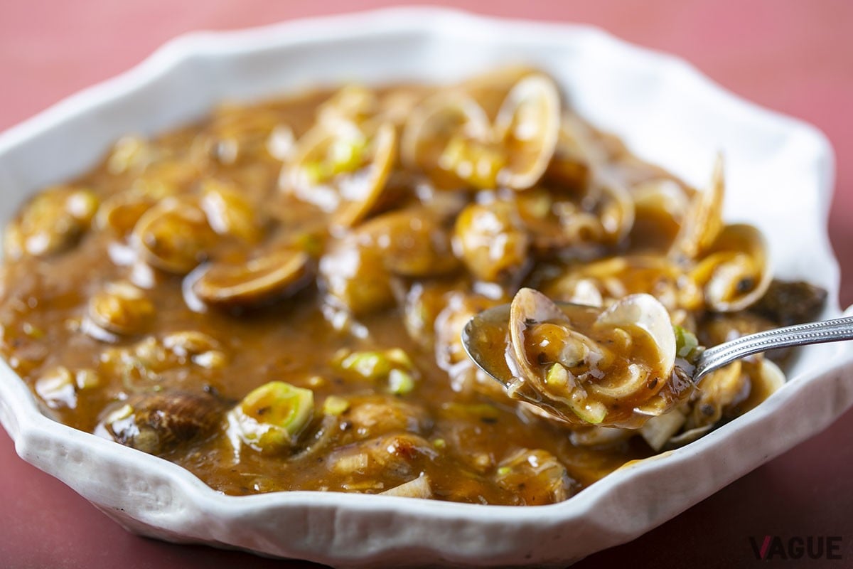 「アサリのうまいやつ」800円。様々な香辛料が深みのある旨みを作り出している