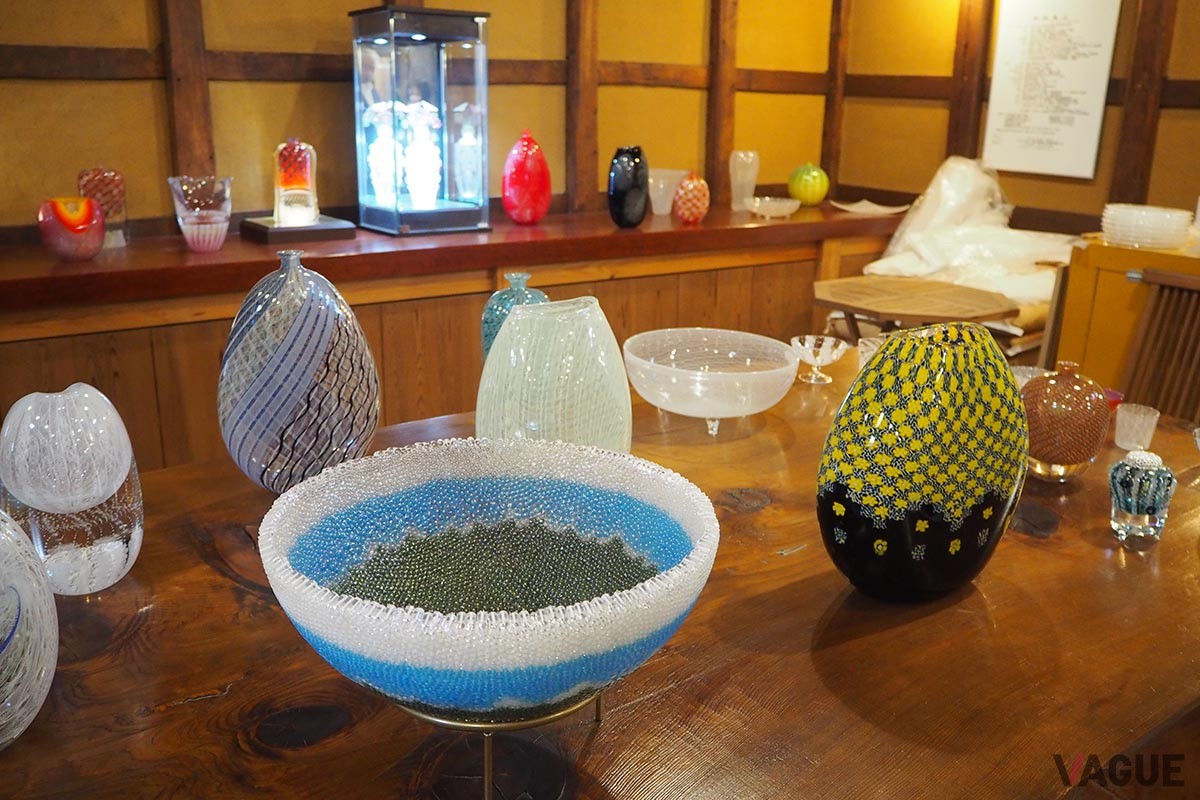 Taizo Glass Gallery：国内外で多くの受賞歴を持つガラス作家 安田泰三氏のギャラリー。レースガラスやモザイクガラスなどの技を駆使した食器やオブジェに、岩瀬地区で出会えます／［住所］ 富山県富山市東岩瀬町109