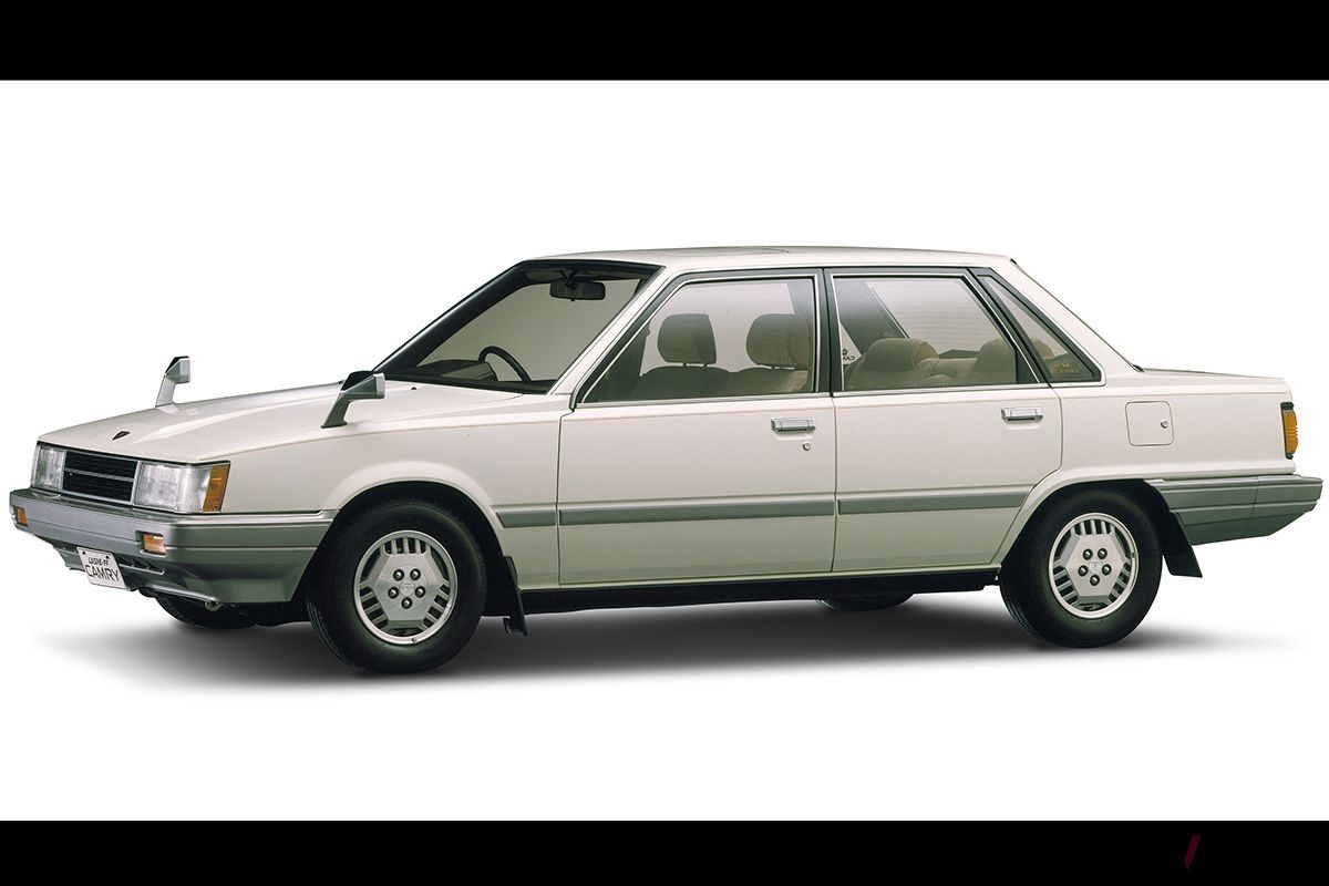 トヨタ2代目「カムリ」（1982年）