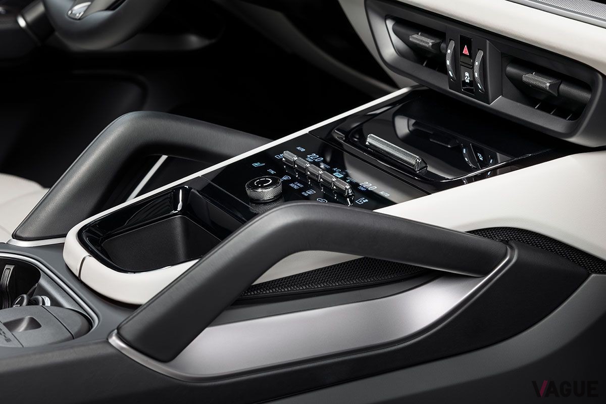 ポルシェ改良新型「カイエン」のインテリア