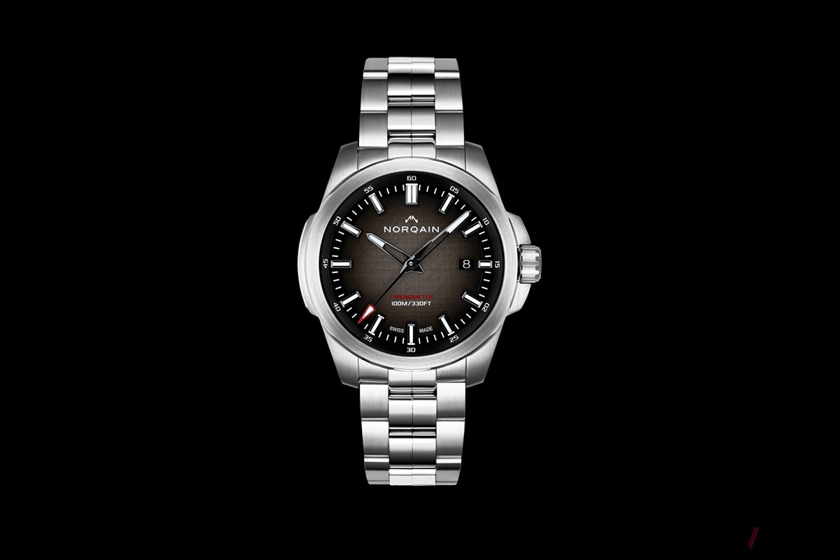 ノルケイン初のグラデーション文字盤を採用したモデルの「Independence 40mm Brown Gradient」（写真はブラウン）