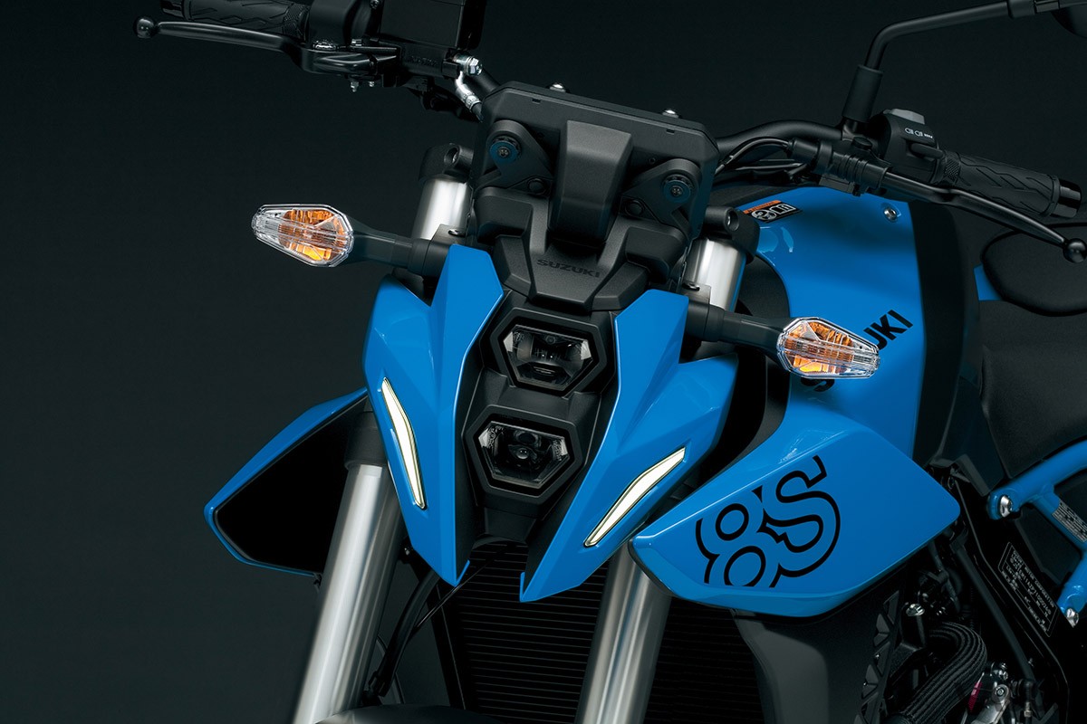 コンパクトな2気筒エンジンの採用で軽くスリムな車体を実現したスズキ「GSX-8S」は、操る楽しみを味わえる新しいストリートファイター