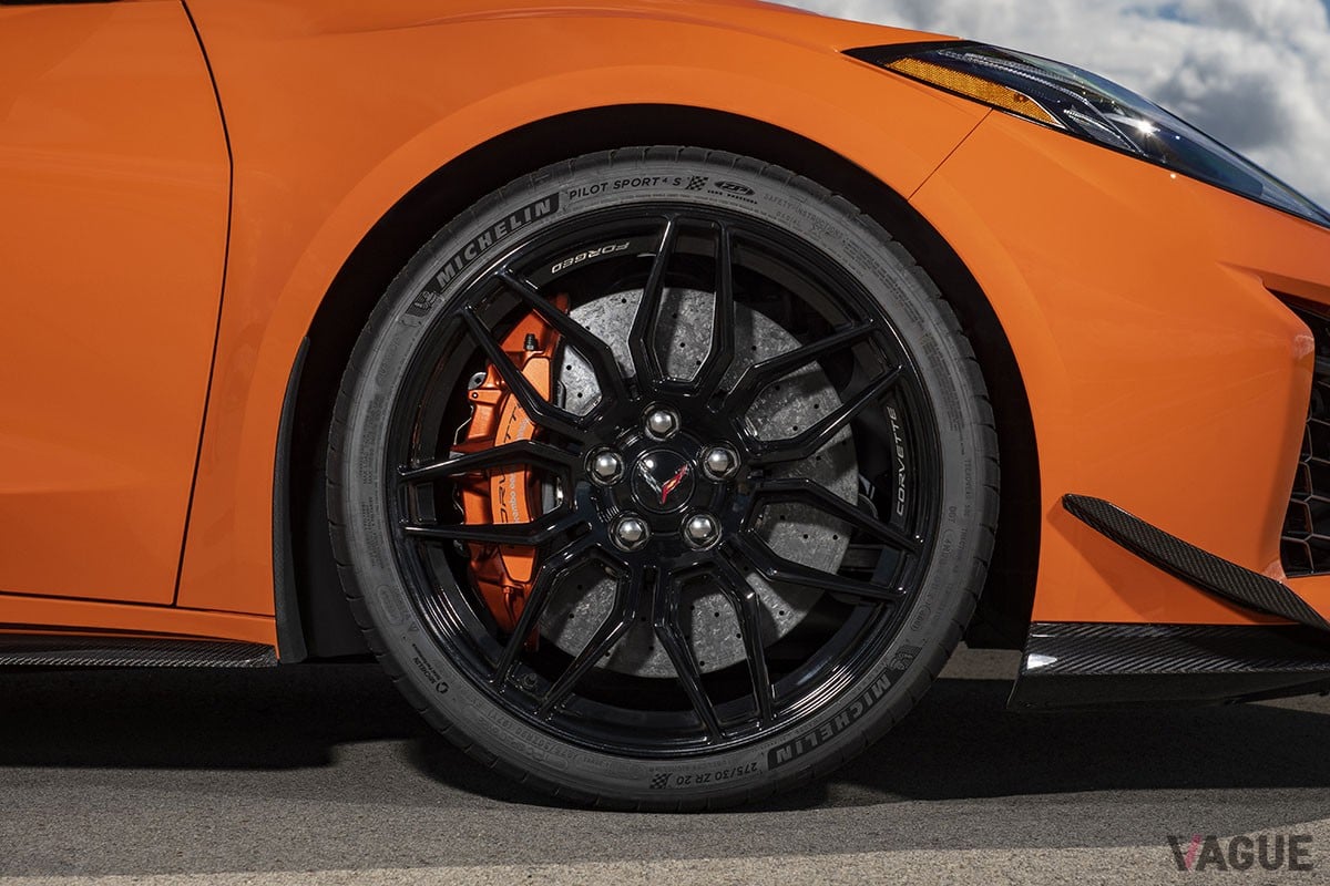 早期の日本上陸が期待されるシボレー「コルベットZ06」は670hp／623Nmを発生する5.5リッターV型8気筒DOHCエンジンを搭載