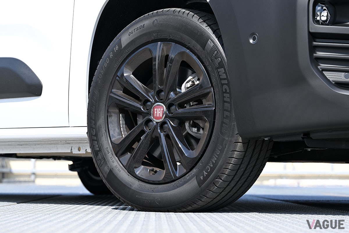 フィアットの人気ミニバン「ドブロ」