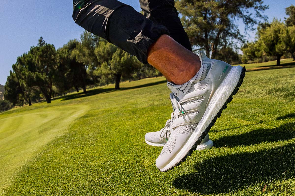 人気ランニングシューズ「ウルトラブースト」をゴルフ仕様にしたアディダスゴルフの新作「Ultraboost Golf」