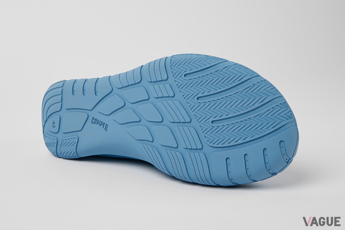 カンペール「PATH with Recycled PET Knit Uppers」