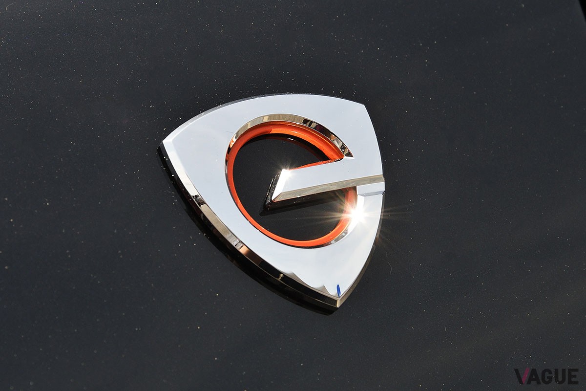 富士スピードウェイに展示されたマツダ「MX-30 eスカイアクティブ R-EV」。日本国内にて太陽の下で展示されたのは今回が初めて