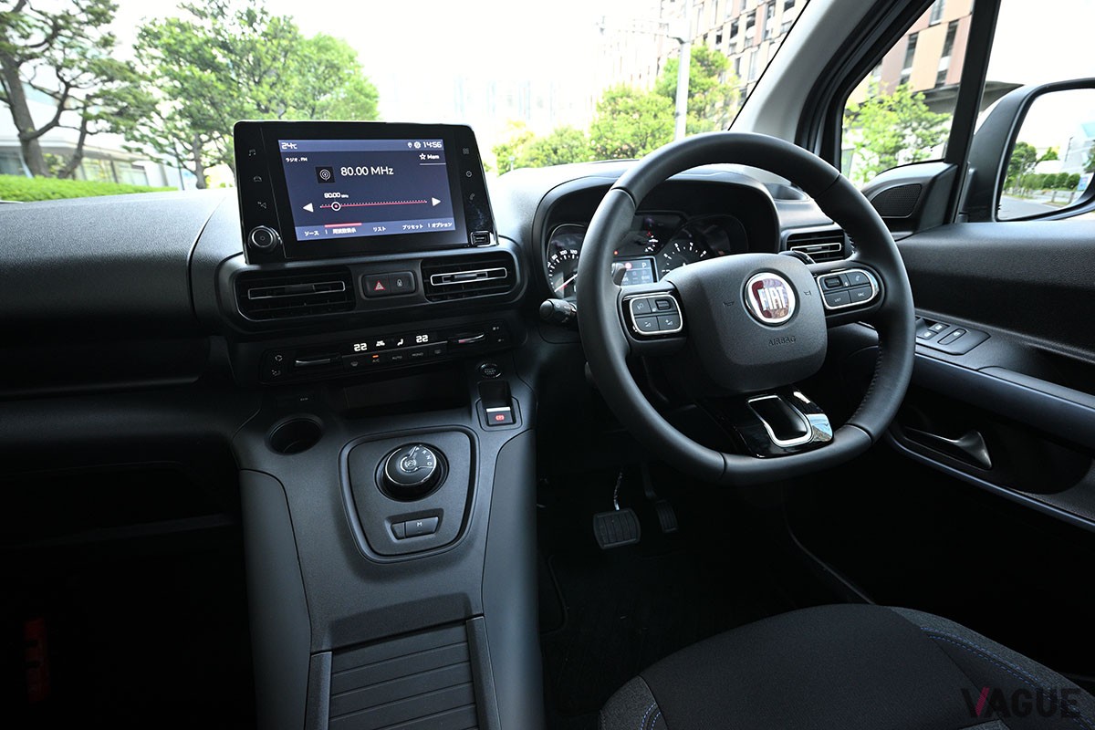 フィアットの人気ミニバン「ドブロ」のインテリア