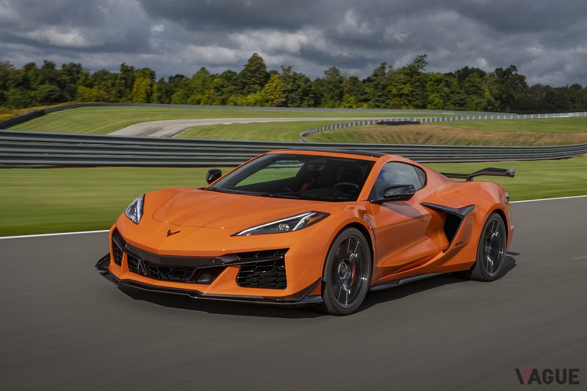 早期の日本上陸が期待されるシボレー「コルベットZ06」は670hp／623Nmを発生する5.5リッターV型8気筒DOHCエンジンを搭載