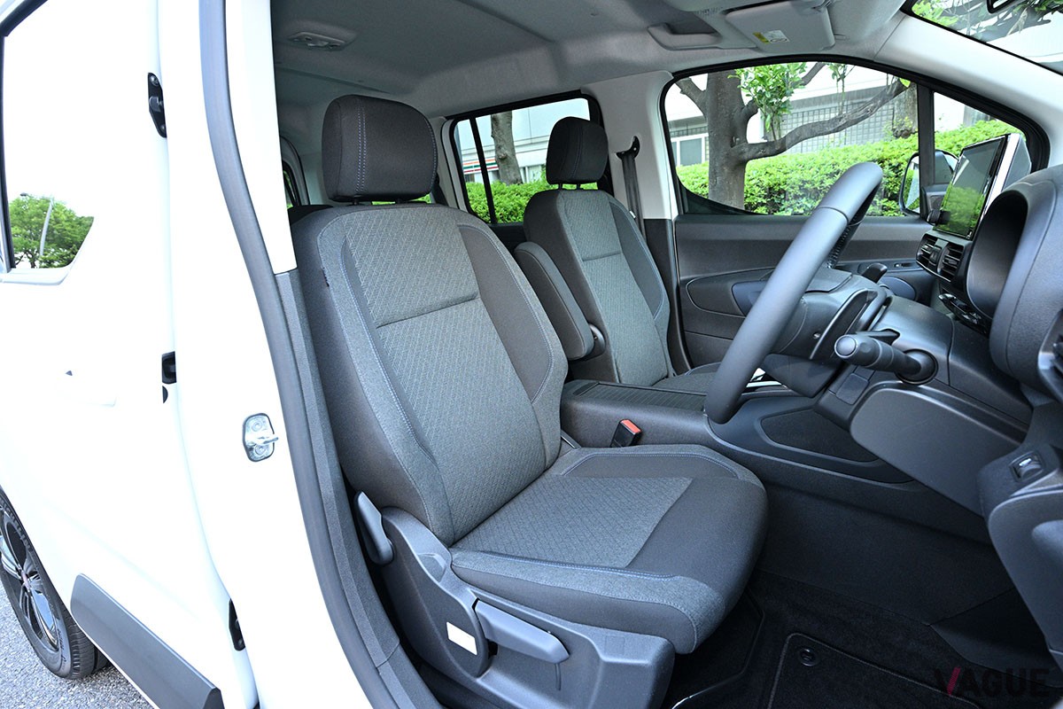 フィアットの人気ミニバン「ドブロ」のインテリア