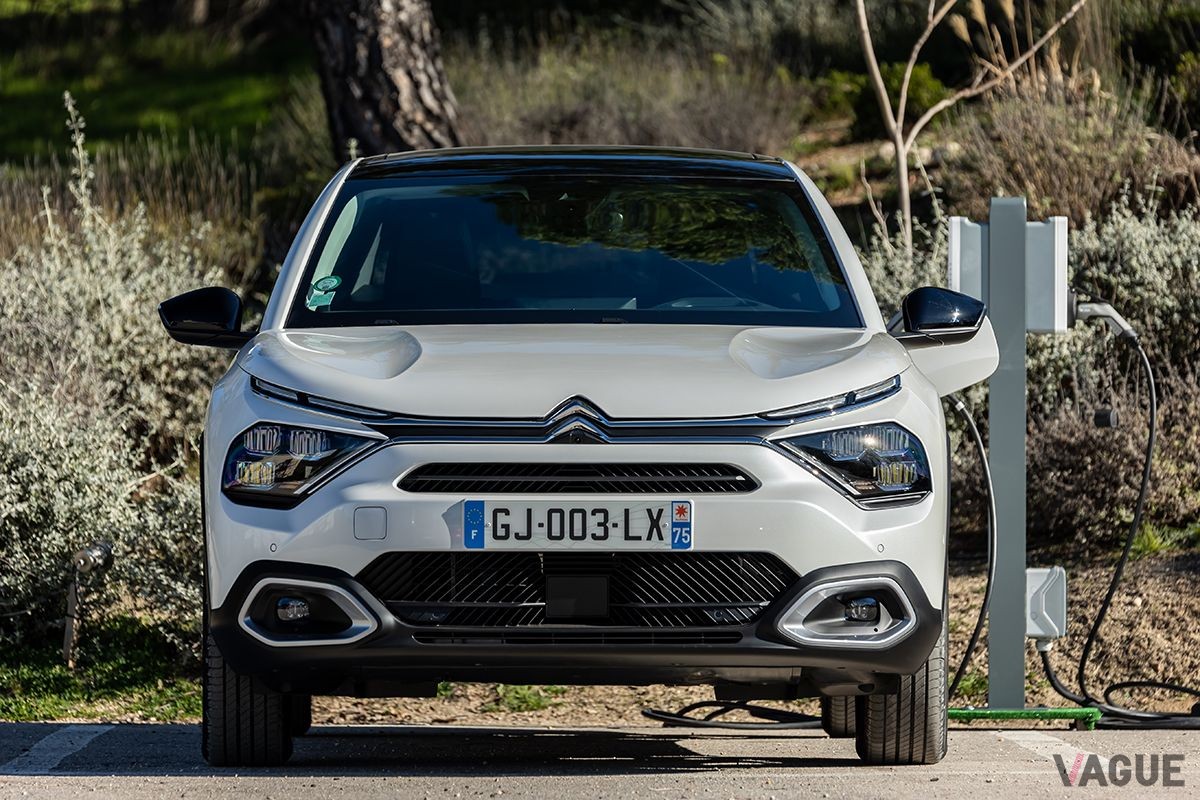 シトロエン改良新型「e-C4 X」