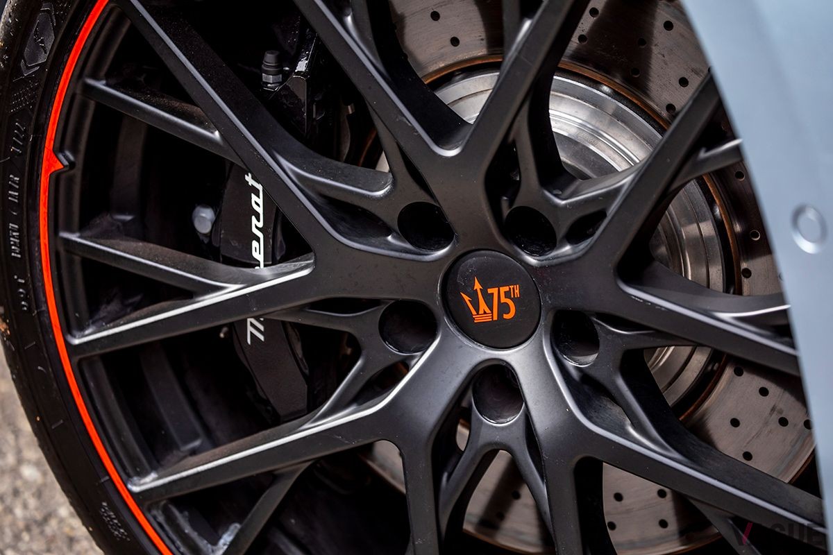 マセラティ新型「グラントゥーリズモ トロフェオ」のホイール