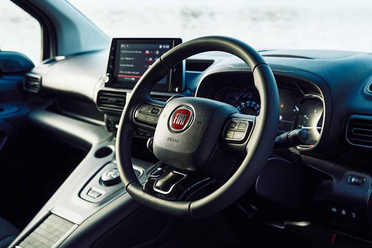 フィアット「ドブロ」のインテリア