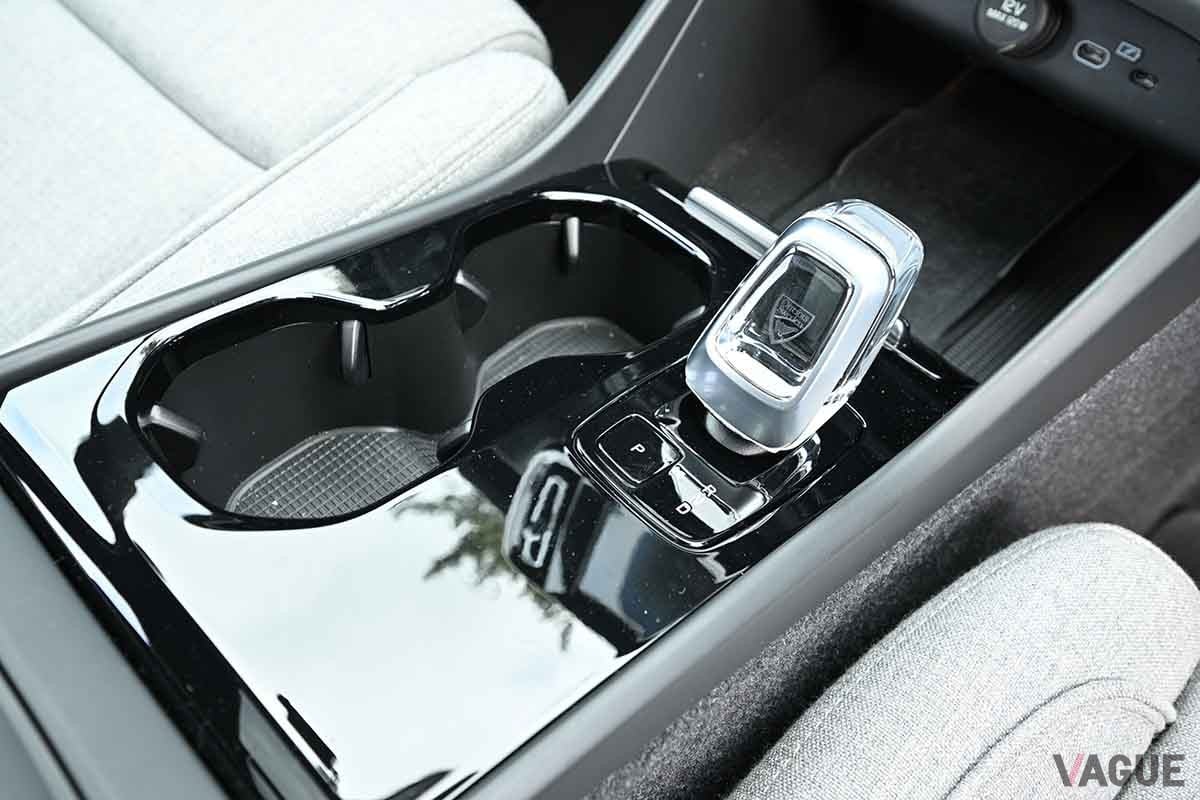 ボルボ「XC40リチャージ」のインテリア