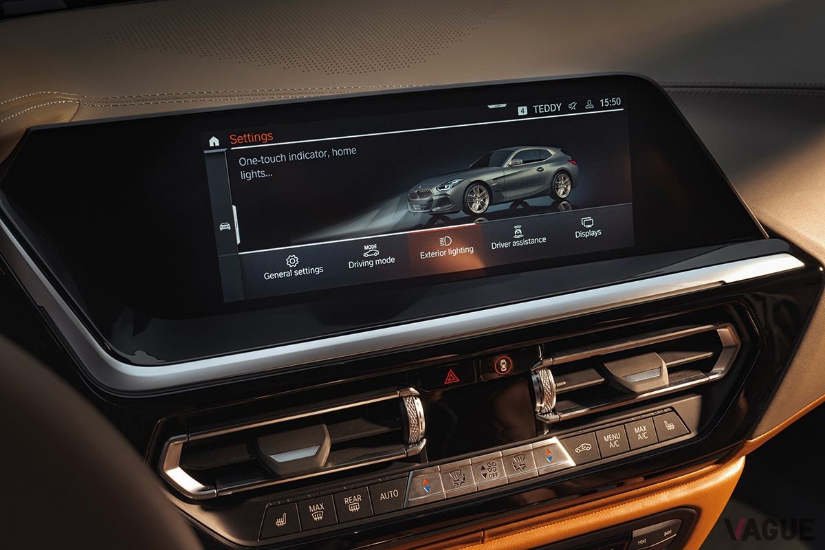 世界初公開されたBMW「コンセプト ツーリングクーペ」のインテリア