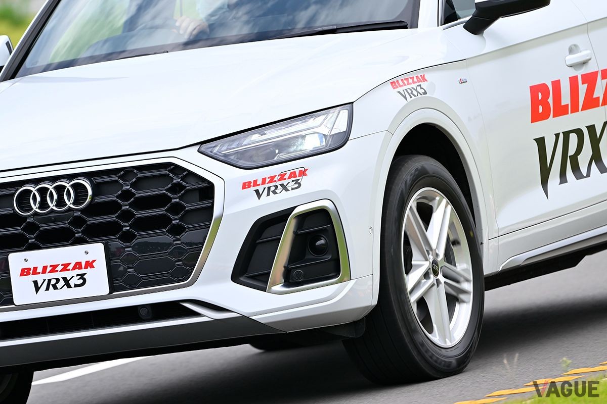 ブリヂストンの最新スタッドレスタイヤ「ブリザックVRX3」装着車