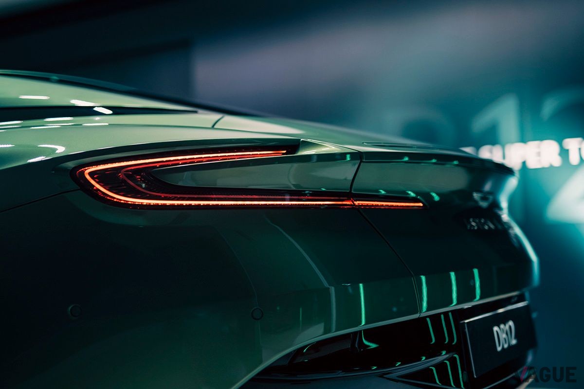 アストンマーティン新型「DB12」
